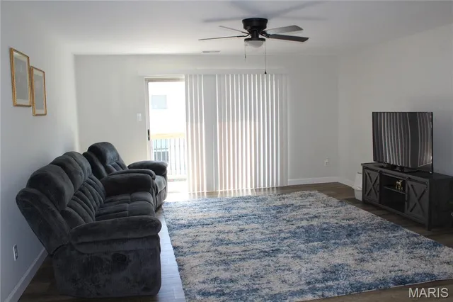 $164,900 | 761 Sugar Glen Drive, Unit 5, St. Peters, MO 63376