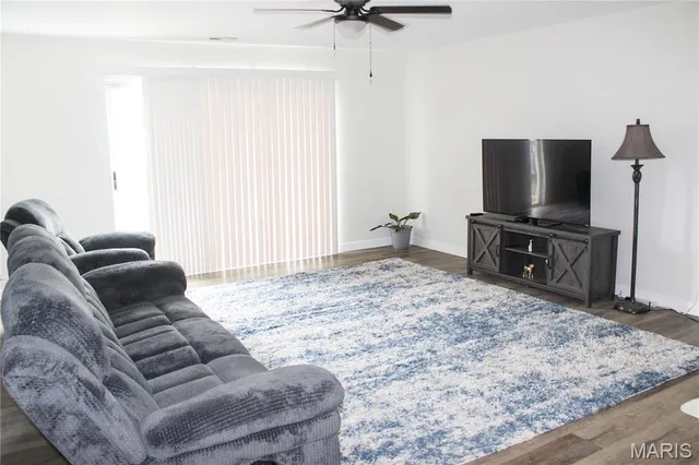 $164,900 | 761 Sugar Glen Drive, Unit 5, St. Peters, MO 63376