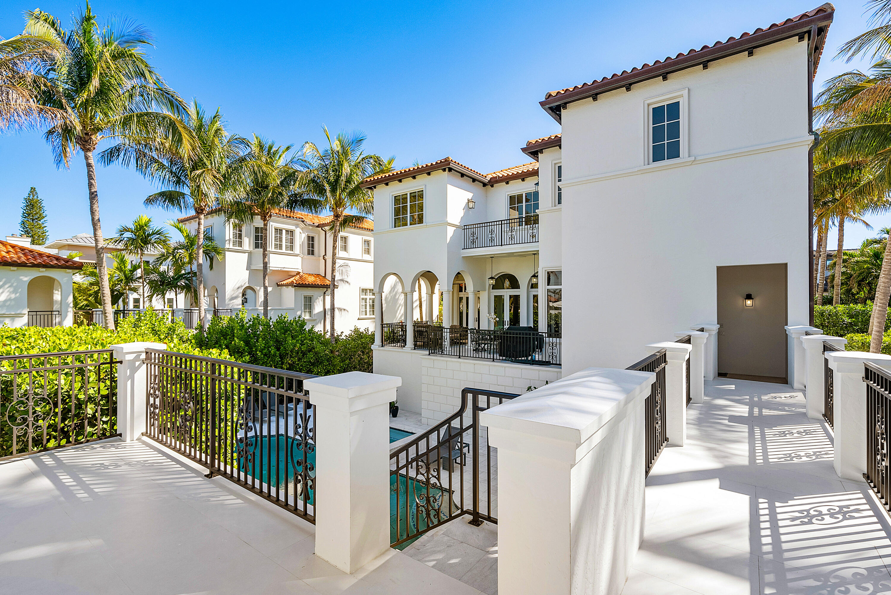 6102 North Ocean Boulevard Ocean Ridge, FL 33435 - Photo 67 of 86 Guest House Walkway