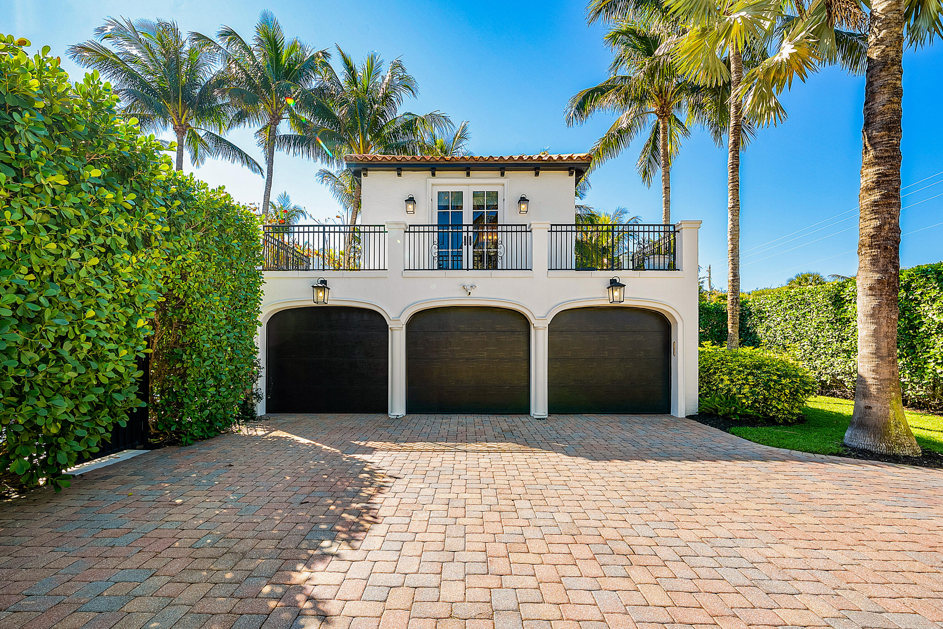 6102 North Ocean Boulevard Ocean Ridge, FL 33435 - Photo 77 of 86 Garage/Side Yard