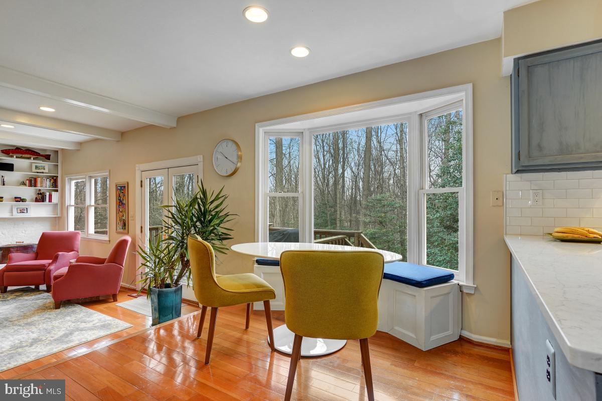 11628 Deer Forest Road Reston, VA 20194 - Photo 18 of 50 Breakfast Room with Bay Window