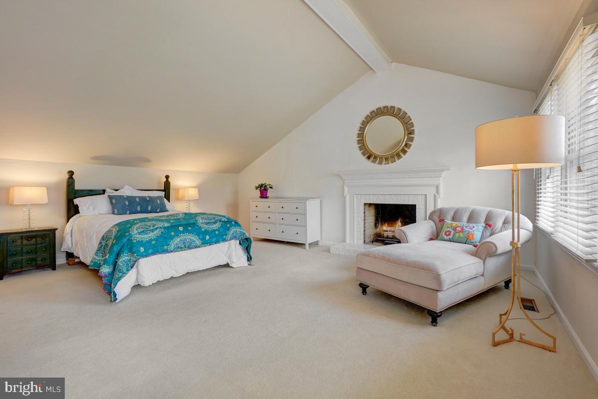11628 Deer Forest Road Reston, VA 20194 - Photo 25 of 50 Primary Suite with fireplace!