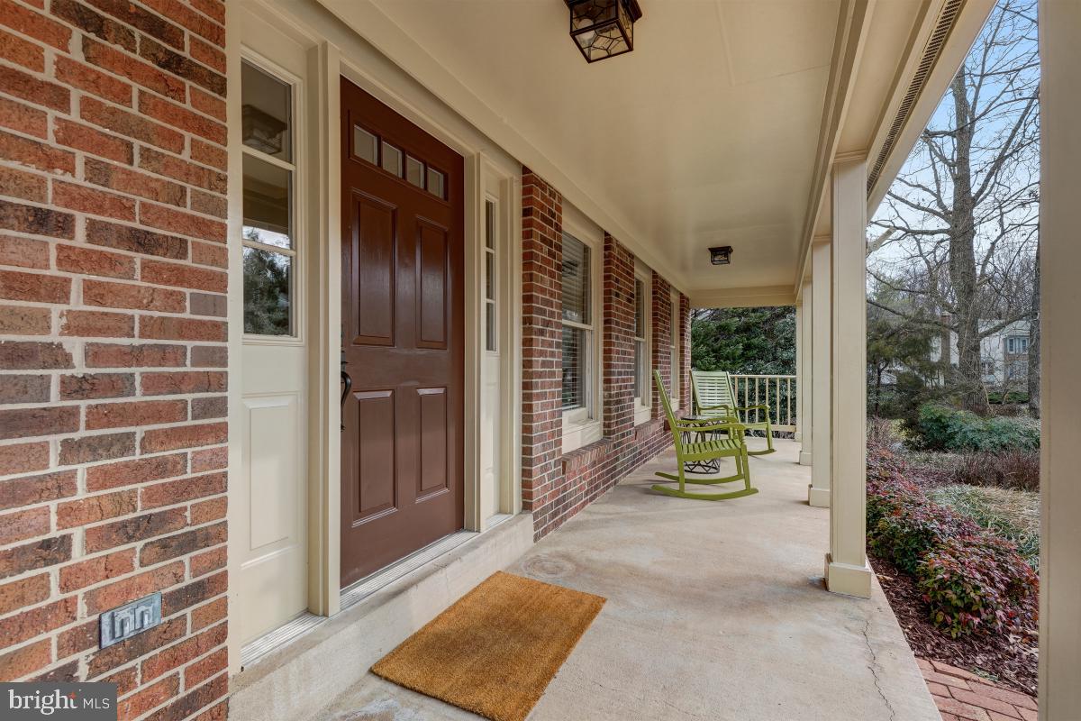 11628 Deer Forest Road Reston, VA 20194 - Photo 4 of 50 Covered front porch