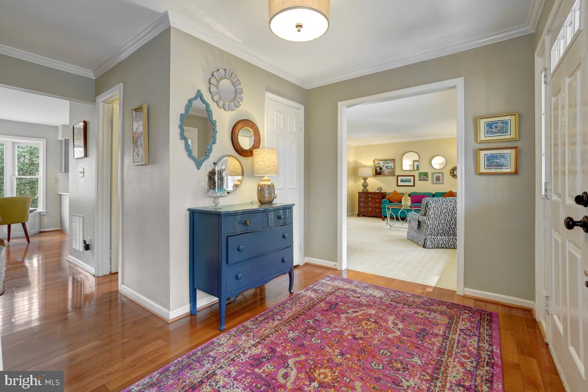 11628 Deer Forest Road Reston, VA 20194 - Photo 7 of 50 Gallery Image 7