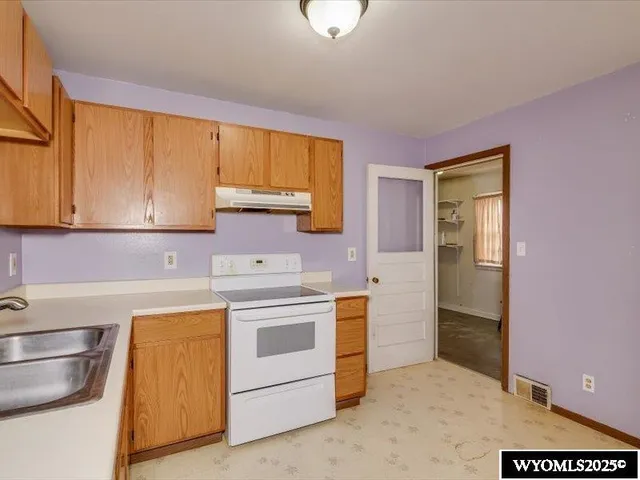 $139,000 | 1834 East E Street, Torrington, WY 82240