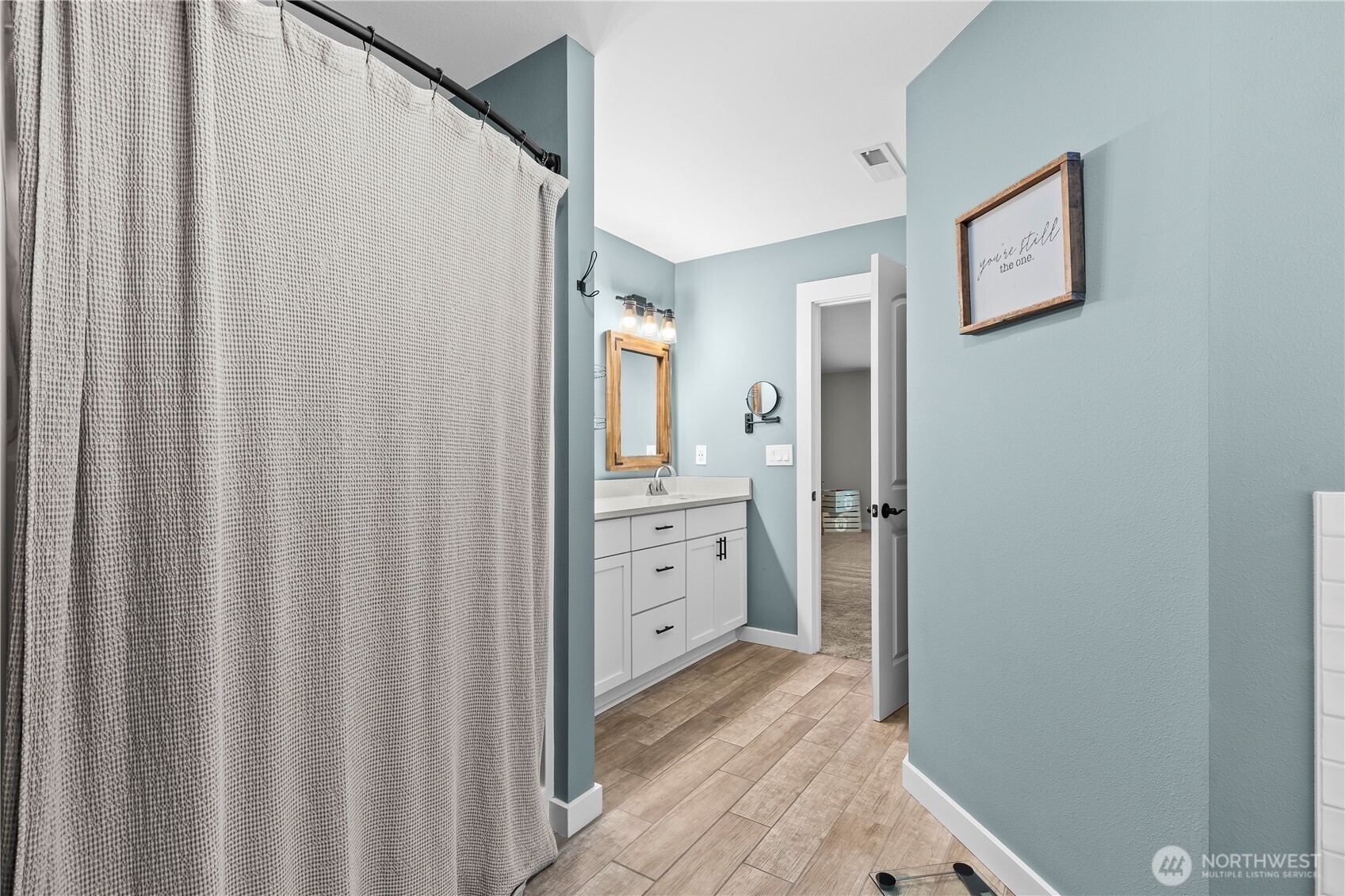 971 Old Cedars Road Cle Elum, WA 98922 - Photo 20 of 39 a view of a hallway with closet and wooden floor