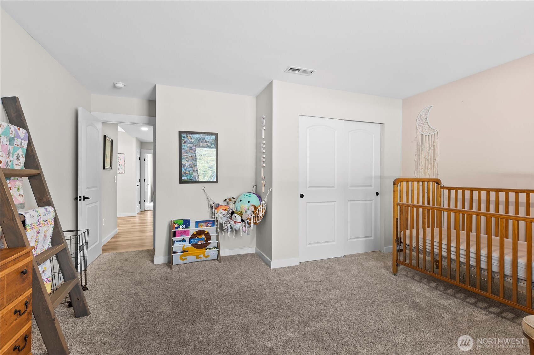 971 Old Cedars Road Cle Elum, WA 98922 - Photo 27 of 39 a view of an empty room