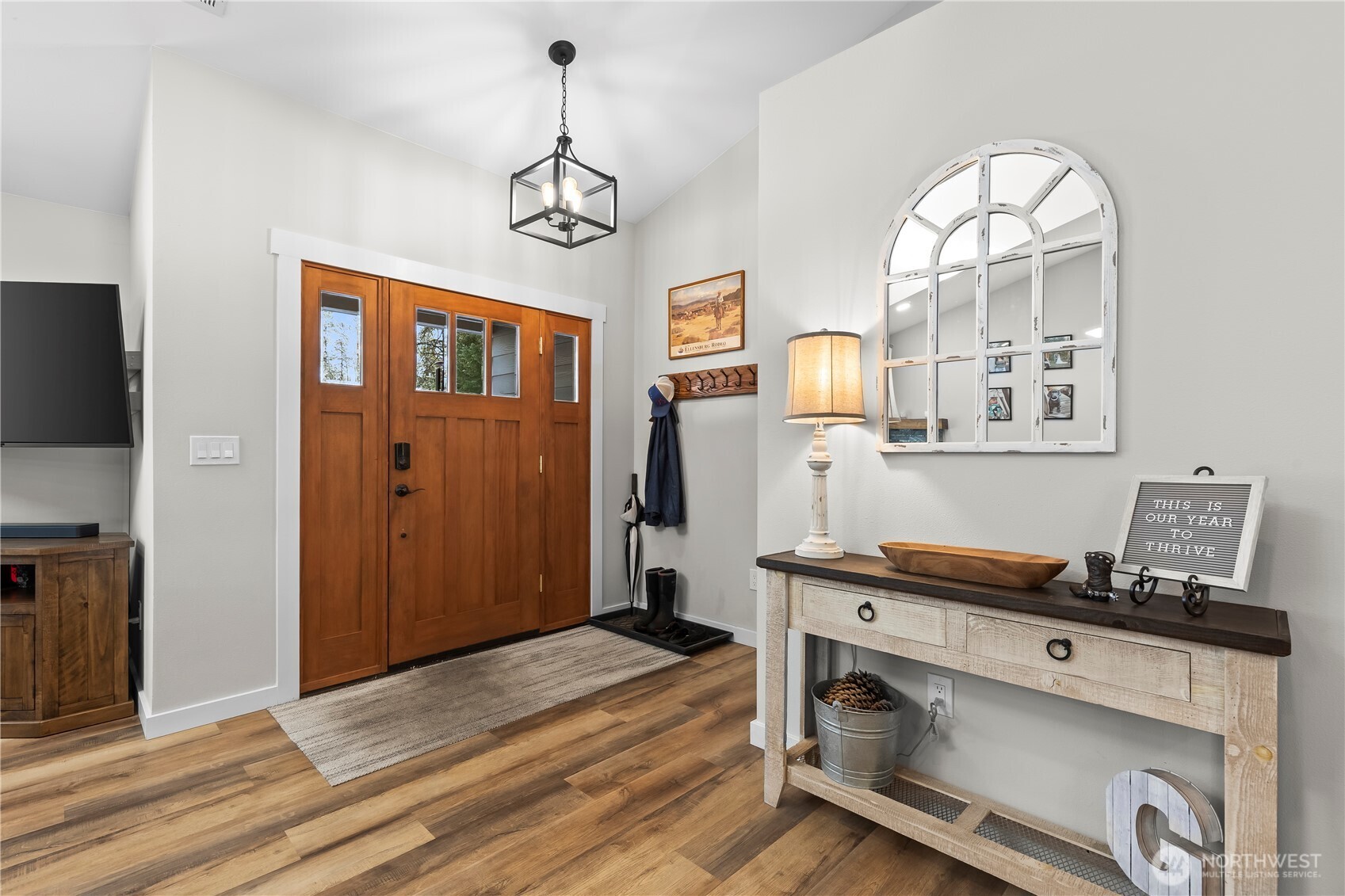 971 Old Cedars Road Cle Elum, WA 98922 - Photo 4 of 39 a view of a livingroom with furniture and wooden floor