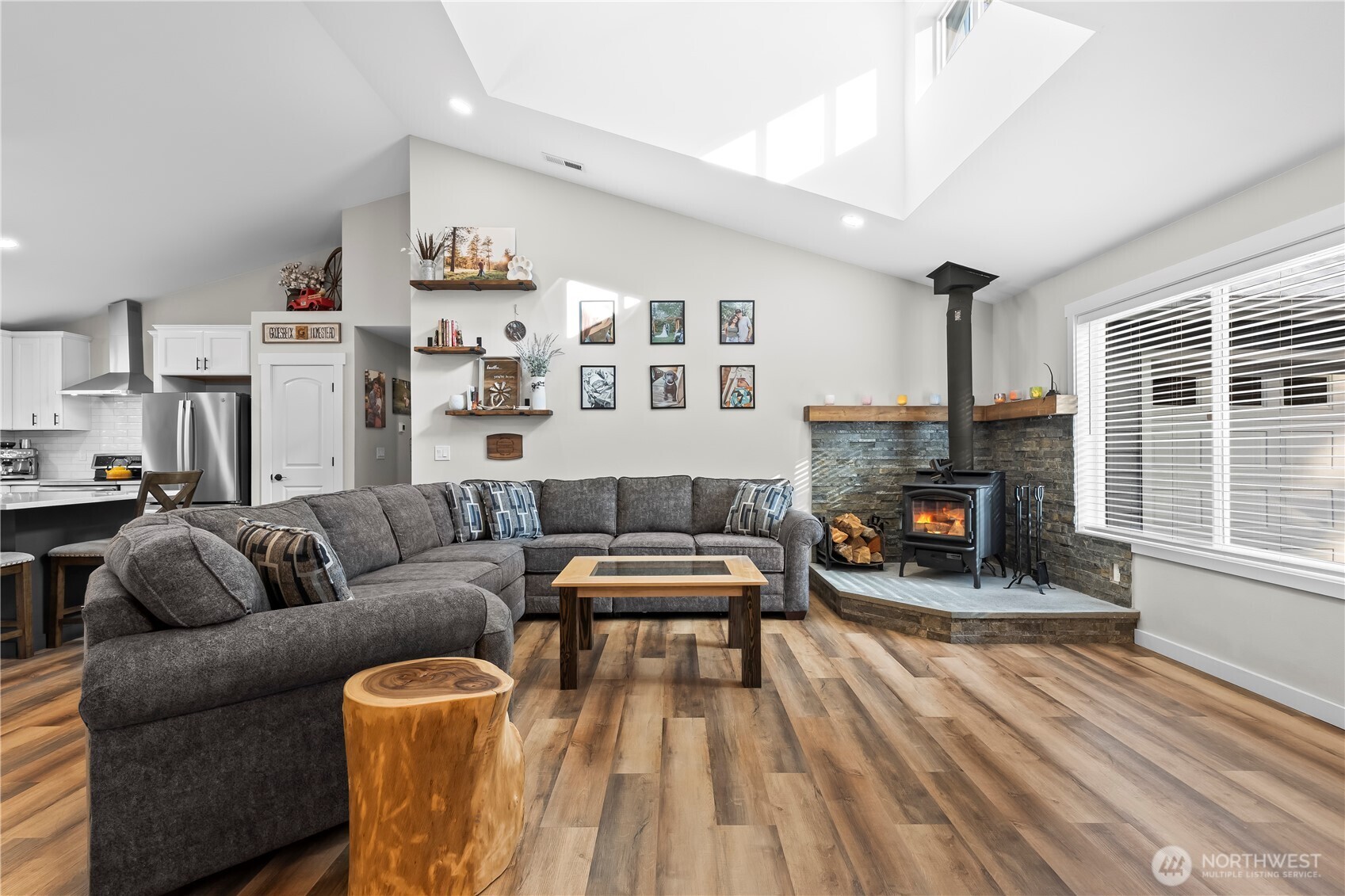 971 Old Cedars Road Cle Elum, WA 98922 - Photo 6 of 39 a living room with furniture and a fireplace