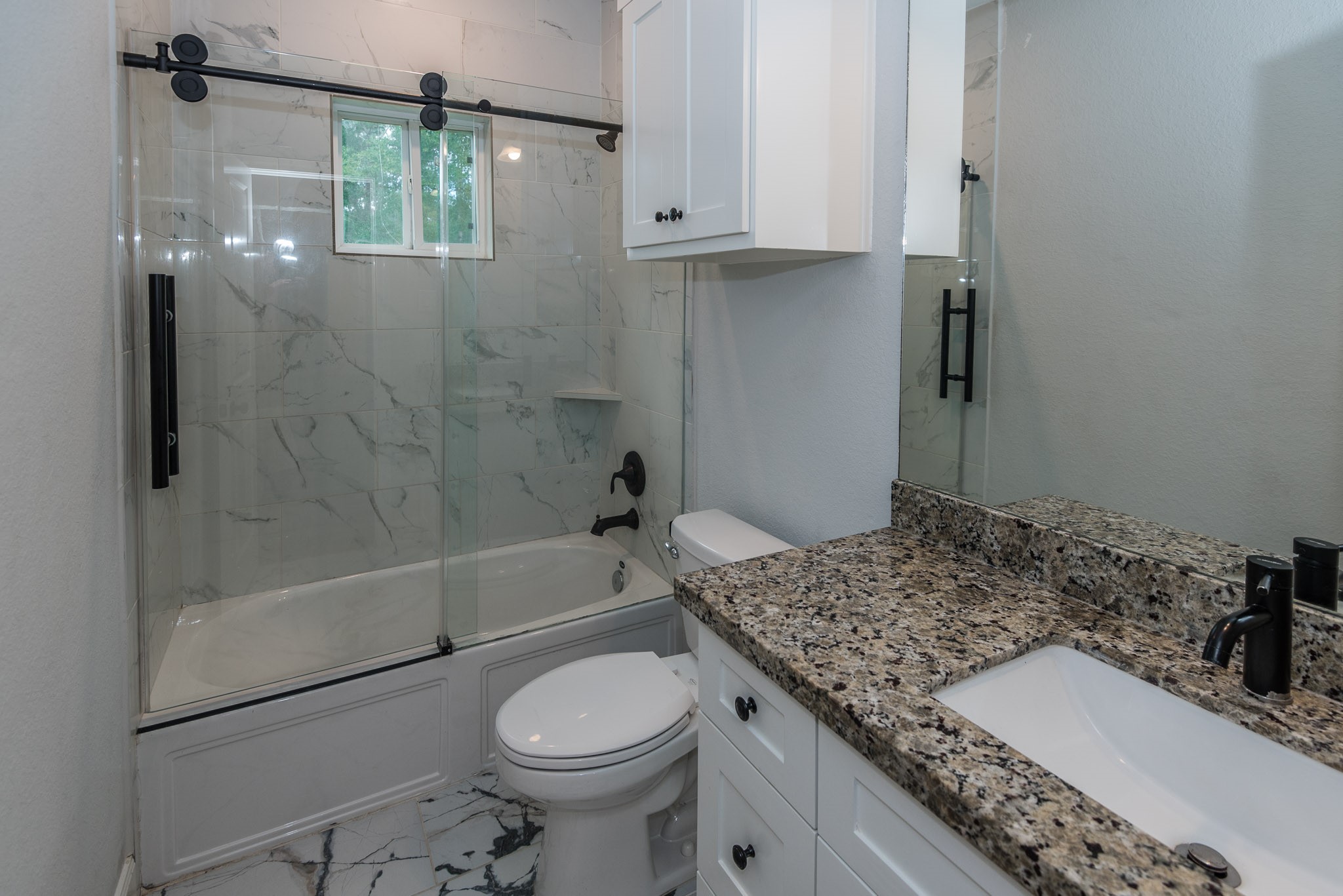 7705 Pin Oak Street Montgomery, TX 77316 - Photo 15 of 24 2nd Full Bathroom