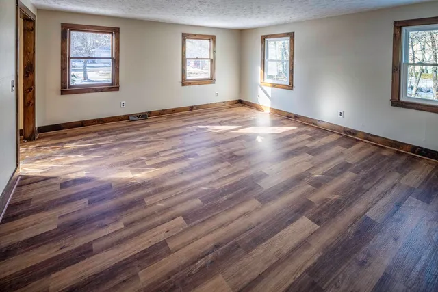 $739,900 | 25 Mill Road, Kingston, NH 03848