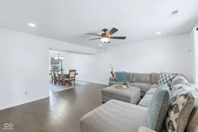 $380,000 | 10959 Gate Circle, Fishers, IN 46038