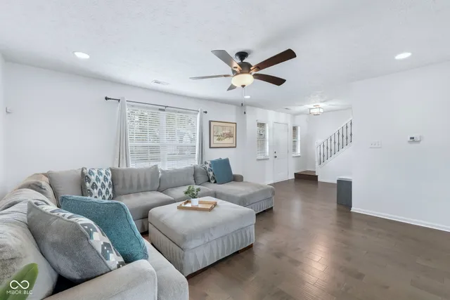 $380,000 | 10959 Gate Circle, Fishers, IN 46038