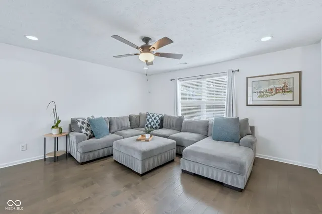 $380,000 | 10959 Gate Circle, Fishers, IN 46038