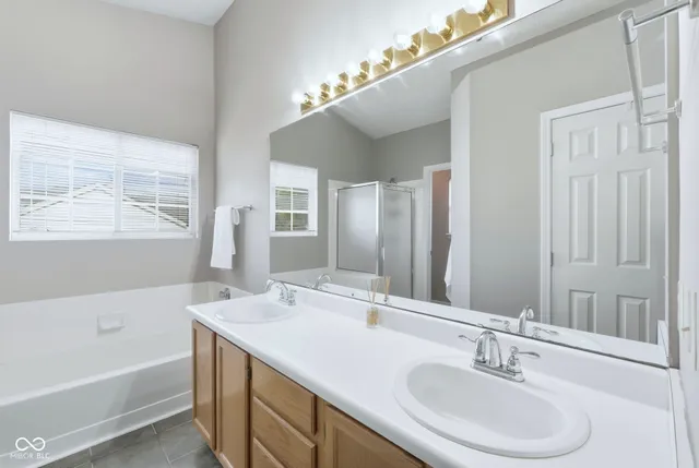 $380,000 | 10959 Gate Circle, Fishers, IN 46038