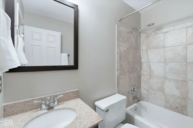 $380,000 | 10959 Gate Circle, Fishers, IN 46038