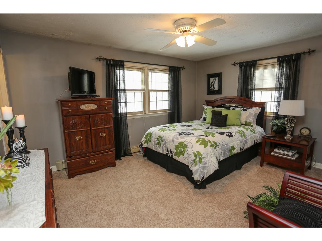 193 North Amherst Road Bedford, NH 03110 - Photo 19 of 36