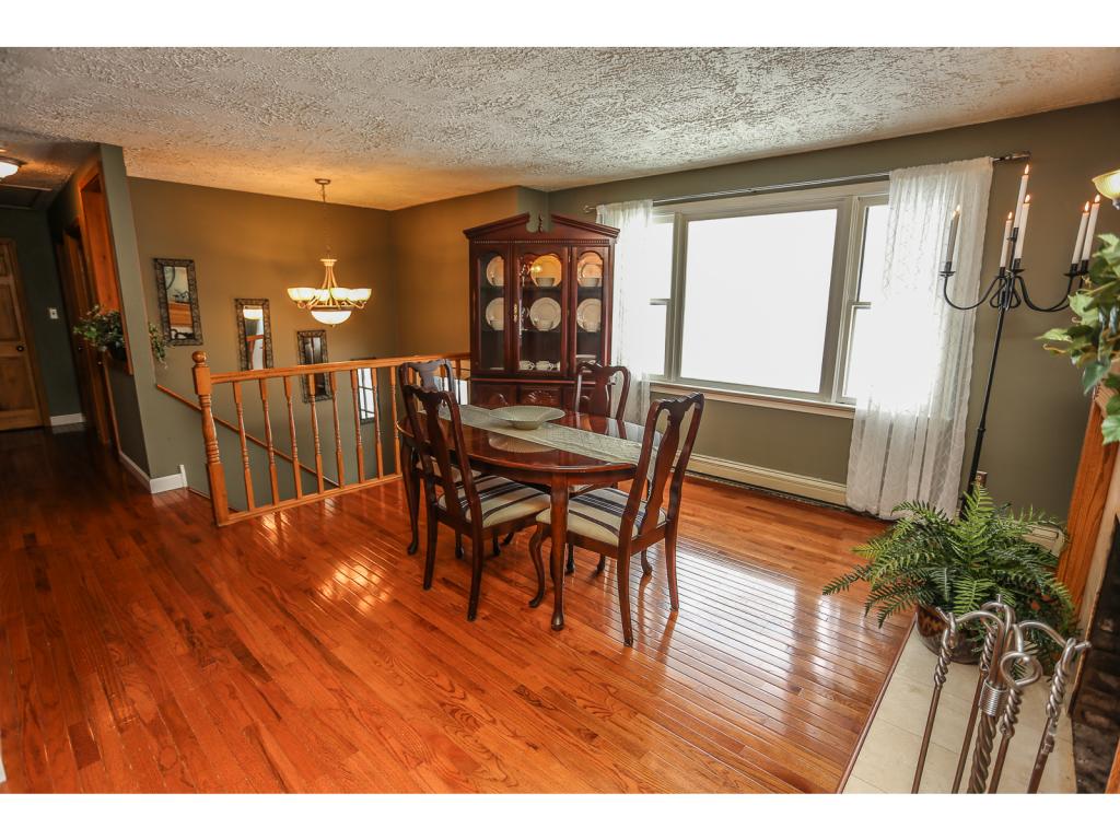 193 North Amherst Road Bedford, NH 03110 - Photo 4 of 36