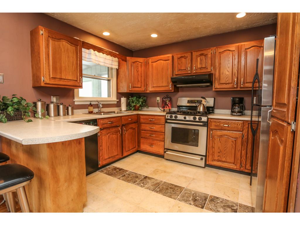 193 North Amherst Road Bedford, NH 03110 - Photo 10 of 36