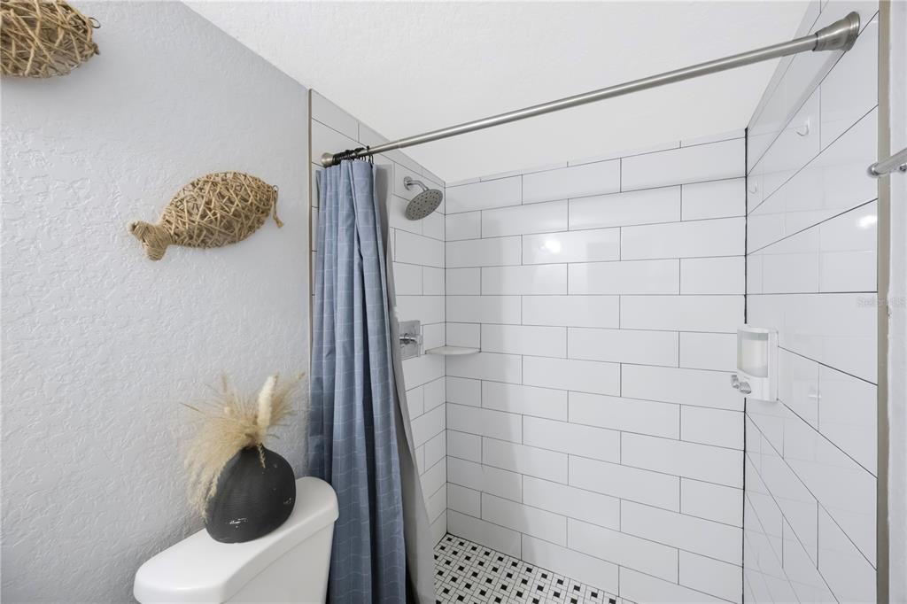 9169 Robin Road Seminole, FL 33777 - Photo 17 of 29