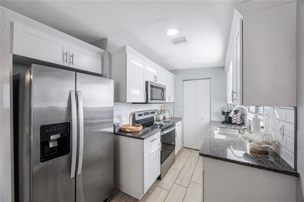 9169 Robin Road Seminole, FL 33777 - Photo 8 of 29