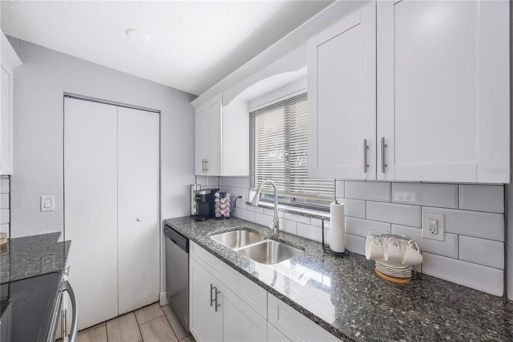 9169 Robin Road Seminole, FL 33777 - Photo 9 of 29