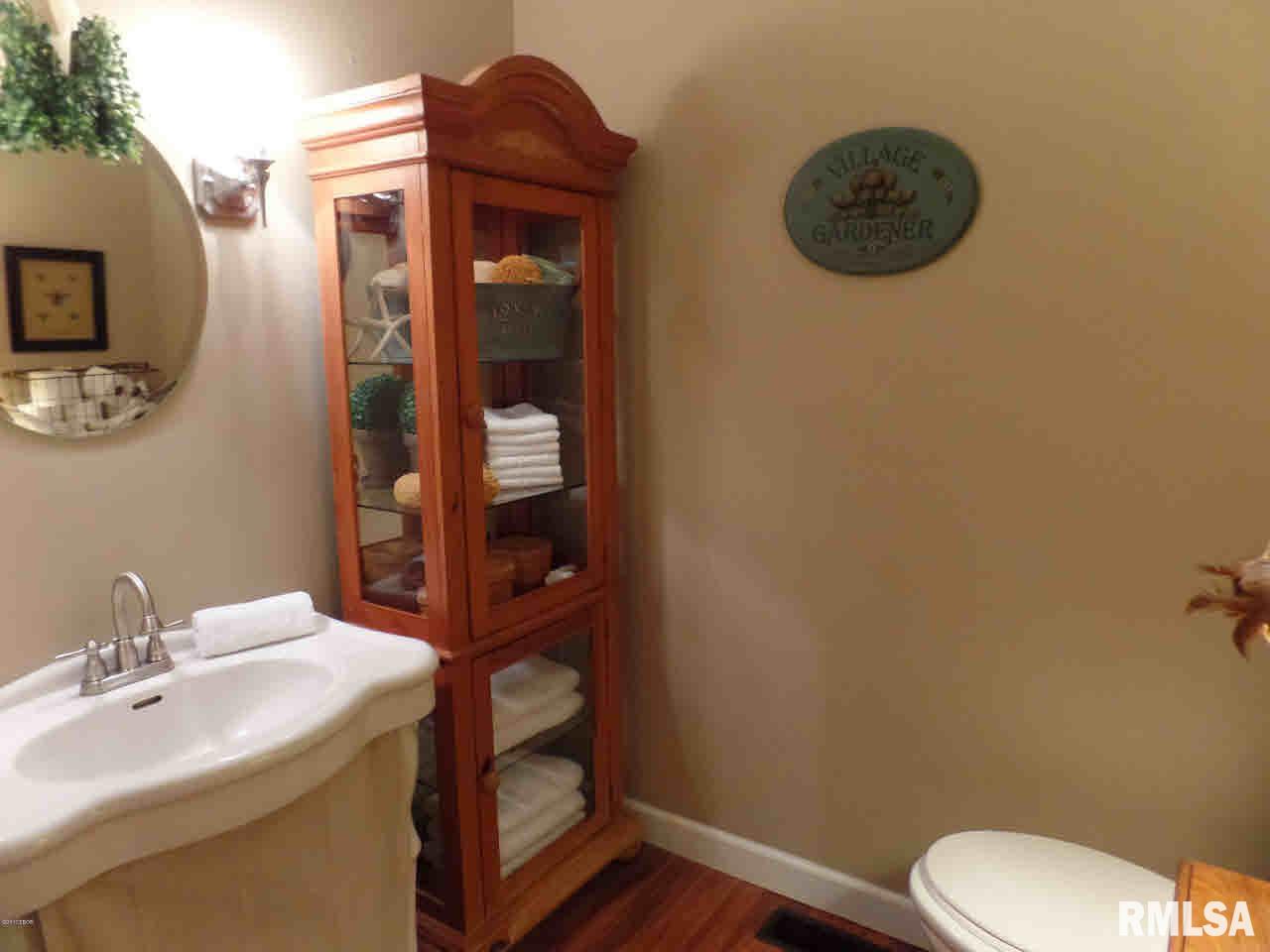 1410 Perkins Road Eldorado, IL 62930 - Photo 23 of 35 Gallery Image 23