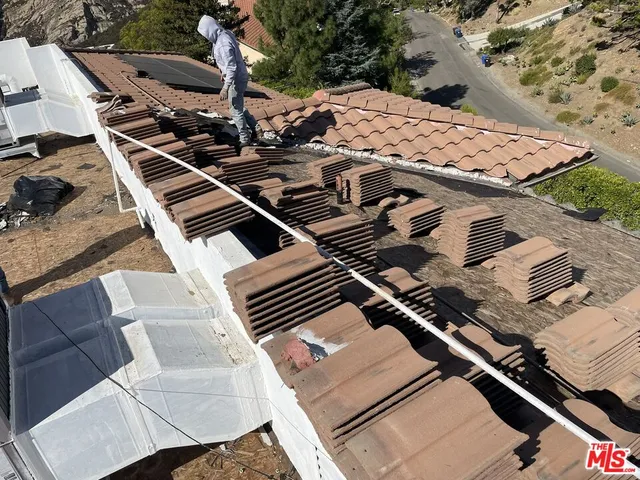 $9,247,000 | 23244 West Paloma Blanca Drive, Malibu, CA 90265