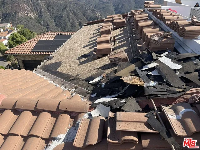 $9,247,000 | 23244 West Paloma Blanca Drive, Malibu, CA 90265