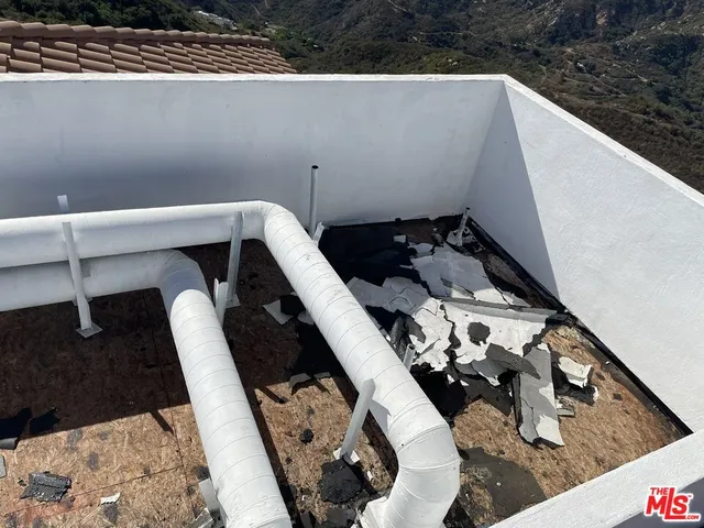 $9,247,000 | 23244 West Paloma Blanca Drive, Malibu, CA 90265