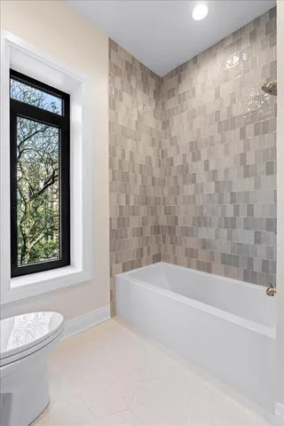 $1,500,000 | 3036 North Sheffield Avenue, Unit 3, Chicago, IL 60657