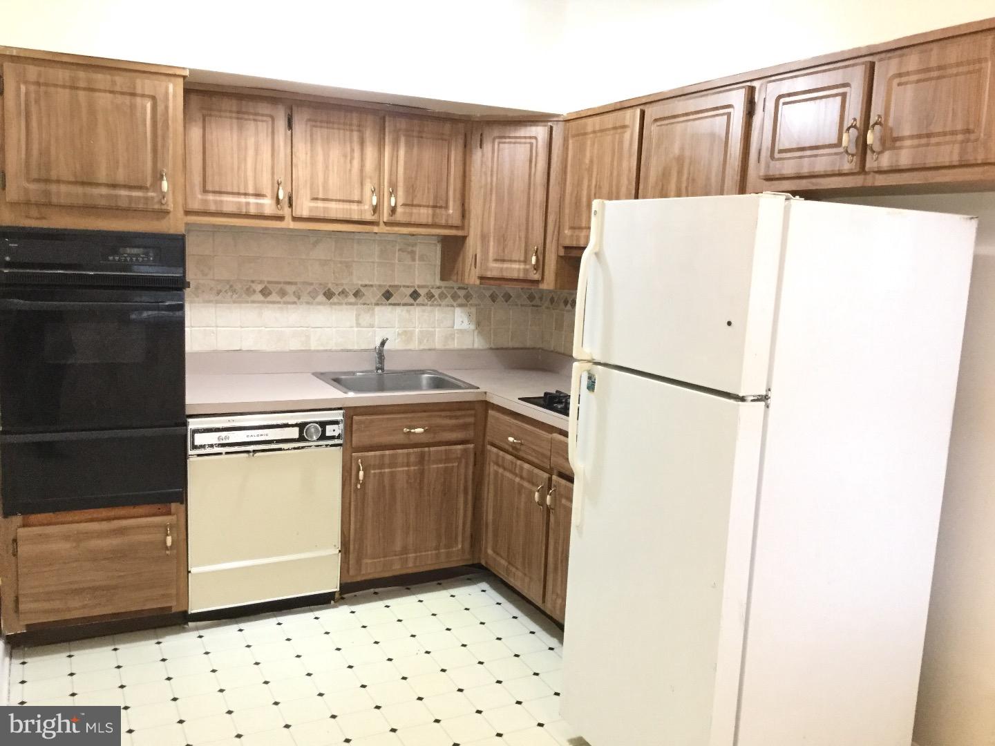 1643 Powell Road Brookhaven, PA 19015 - Photo 5 of 18 Kitchen