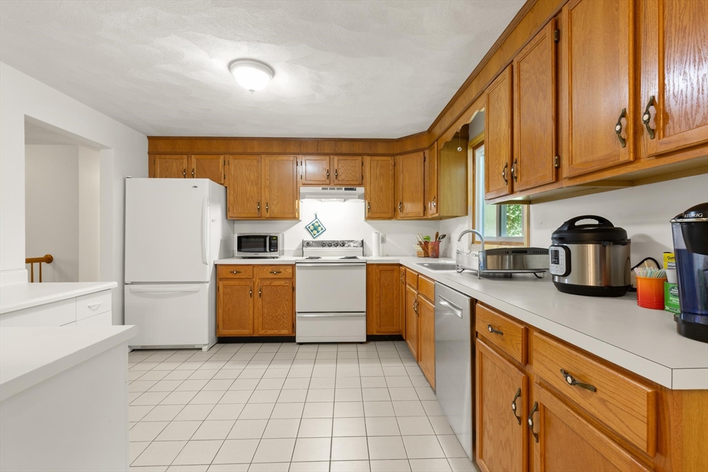 58 Roosevelt Road Wilmington, MA 01887 - Photo 19 of 39 Gallery Image 19