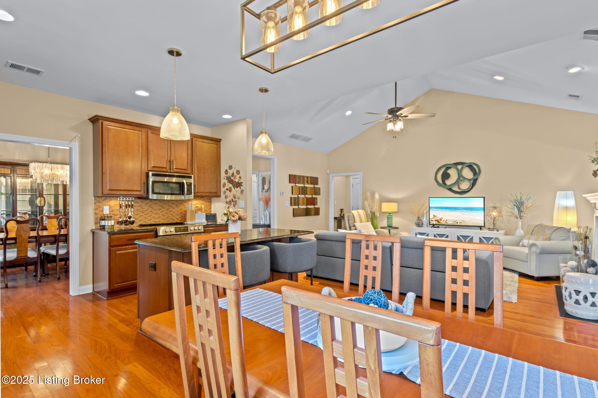 900 Ridge Point Drive Louisville, KY 40299 - Photo 30 of 45 27-web-or-mls-696A8473