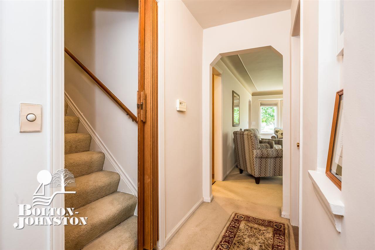 432 Moross Road Grosse Pointe, MI 48236 - Photo 20 of 39 Hallway