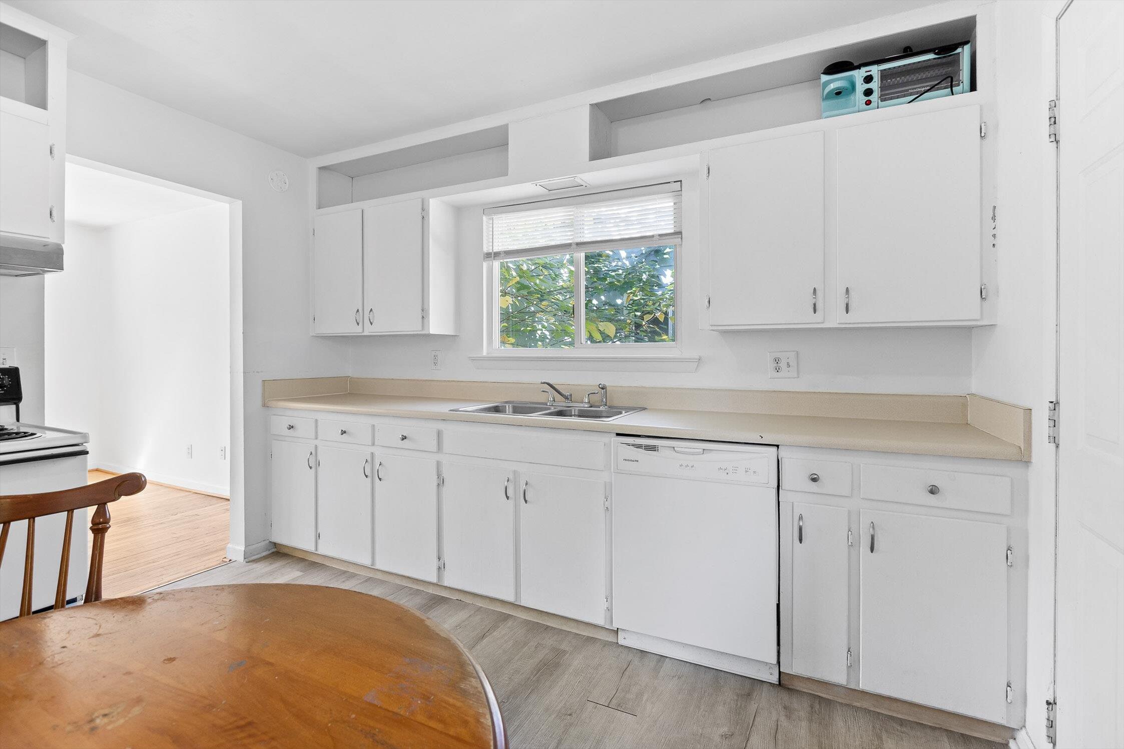 839 Clark Street Chattanooga, TN 37403 - Photo 15 of 36 Eat-In Kitchen