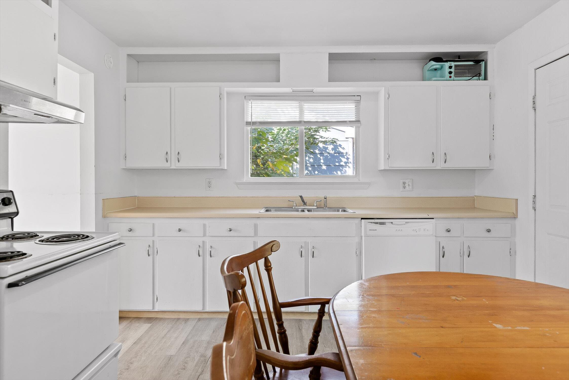 839 Clark Street Chattanooga, TN 37403 - Photo 17 of 36 Eat-In Kitchen