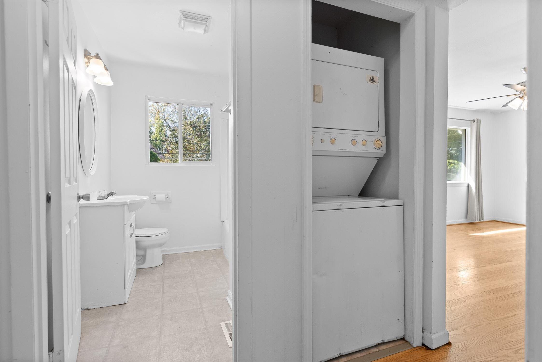 839 Clark Street Chattanooga, TN 37403 - Photo 20 of 36 Hall & Laundry Closet