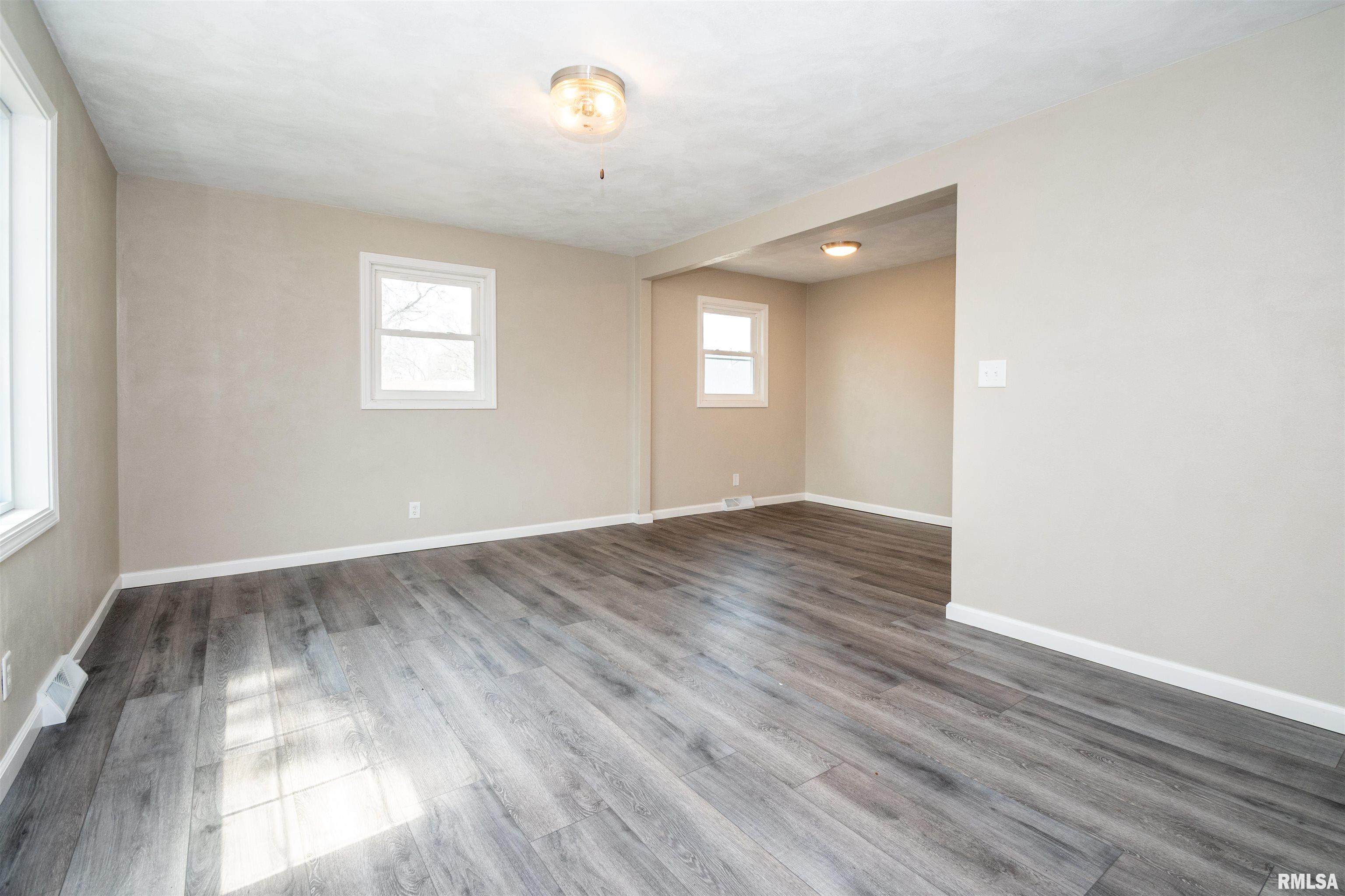 1020 Fall Street Pekin, IL 61554 - Photo 12 of 24