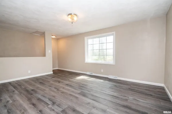 $110,000 | 1020 Fall Street, Pekin, IL 61554