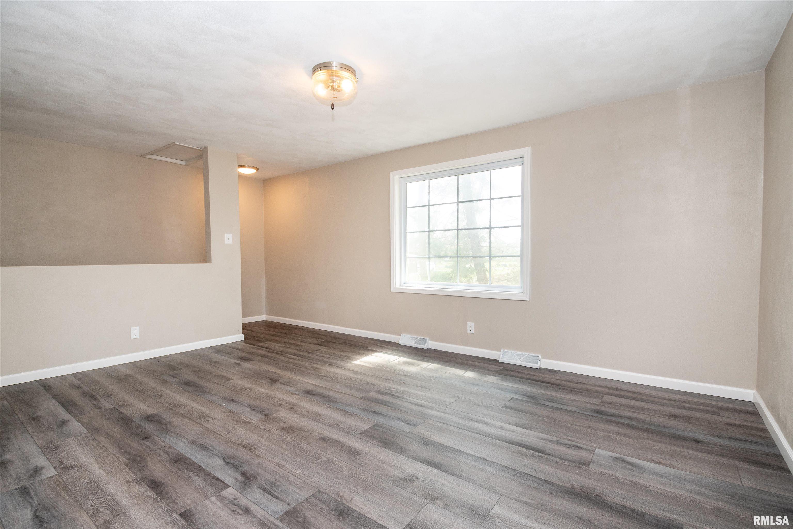 1020 Fall Street Pekin, IL 61554 - Photo 14 of 24