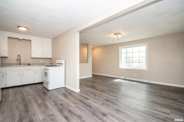 $110,000 | 1020 Fall Street, Pekin, IL 61554