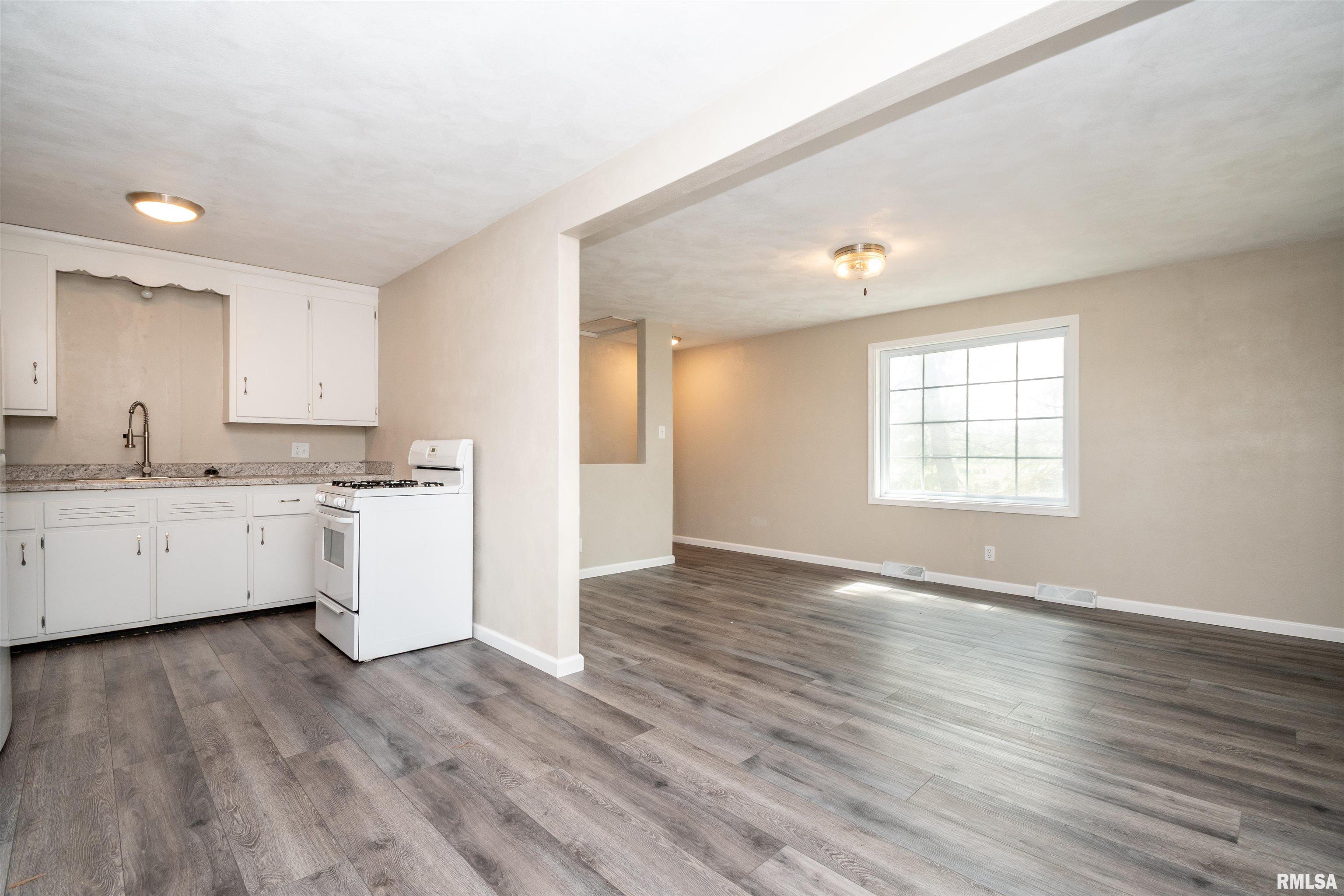 1020 Fall Street Pekin, IL 61554 - Photo 15 of 24