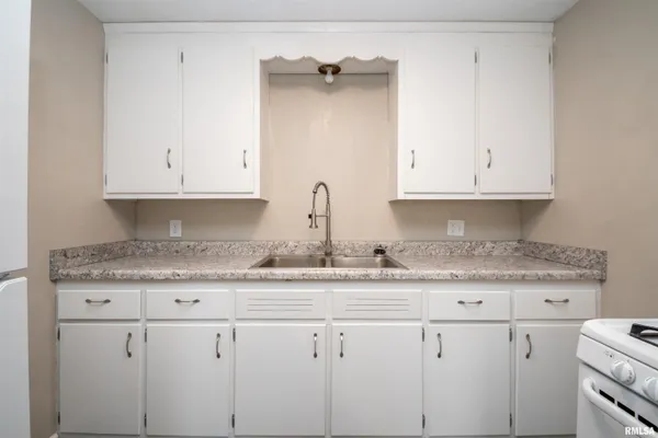 $110,000 | 1020 Fall Street, Pekin, IL 61554