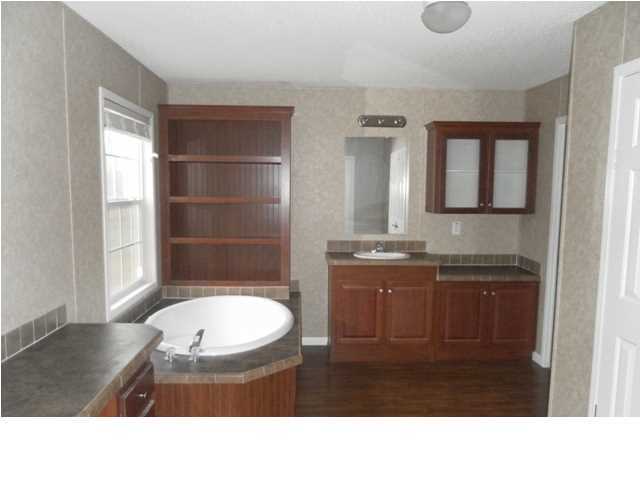 4048 Woolmac Road Crestview, FL 32539 - Photo 9 of 12 Gallery Image 9