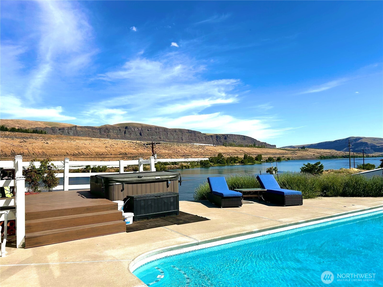 7667 Tarpiscan Road Malaga, WA 98828 - Photo 3 of 40