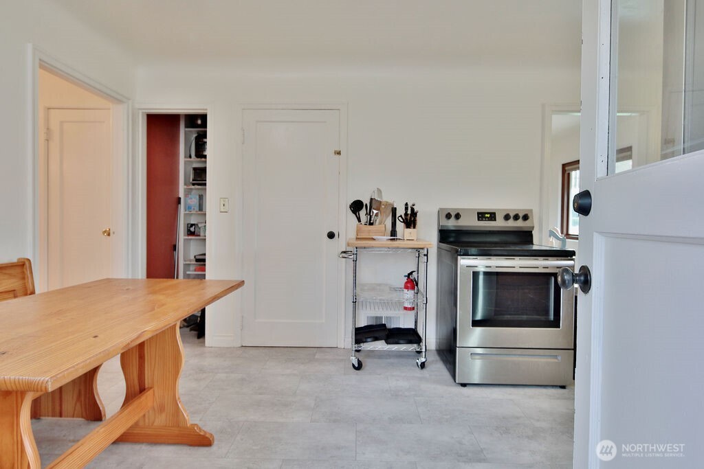 1430 West Hendrickson Road Sequim, WA 98382 - Photo 11 of 40 Gallery Image 11