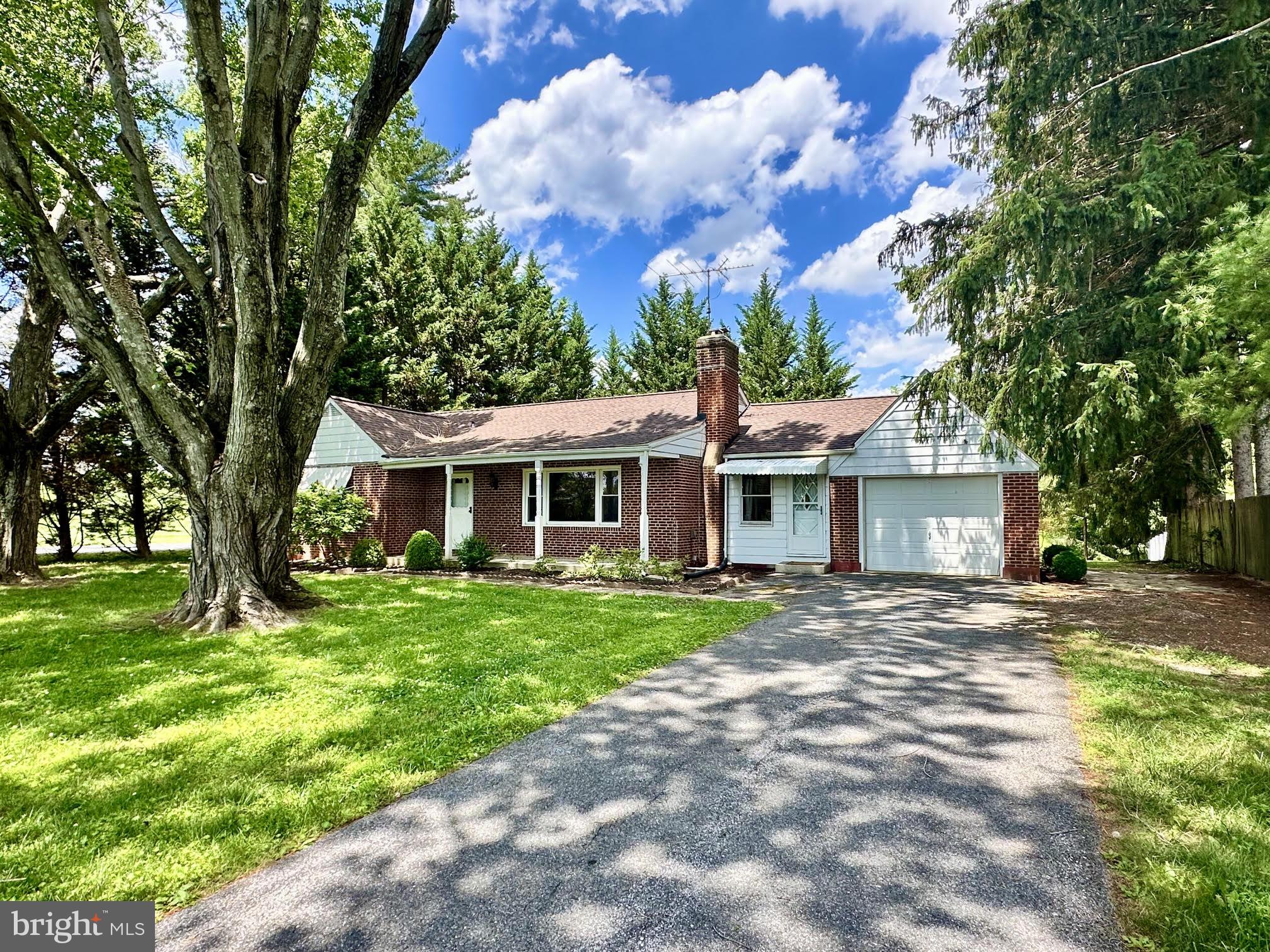 2570 Deer Park Road Finksburg, MD 21048 - Photo 4 of 14 Charming rancher