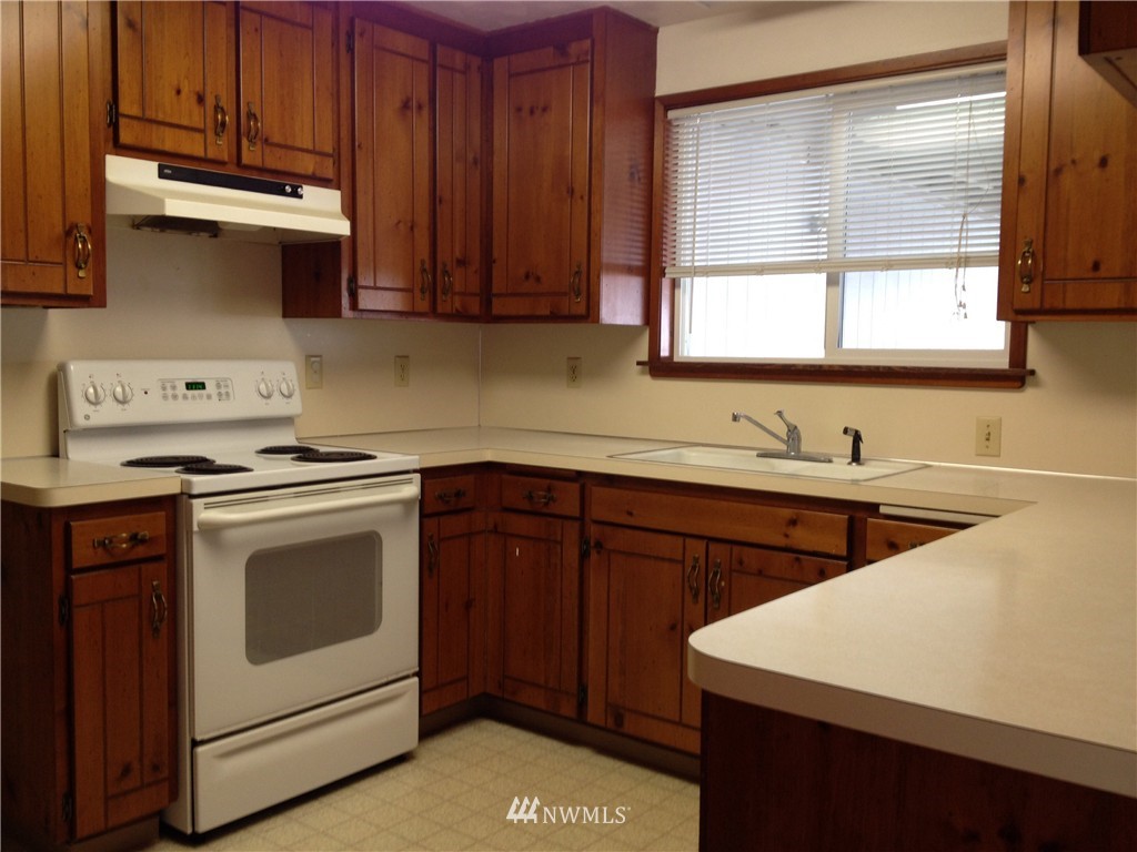 361 Southwest 14th Street Chehalis, WA 98532 - Photo 5 of 12 Gallery Image 5