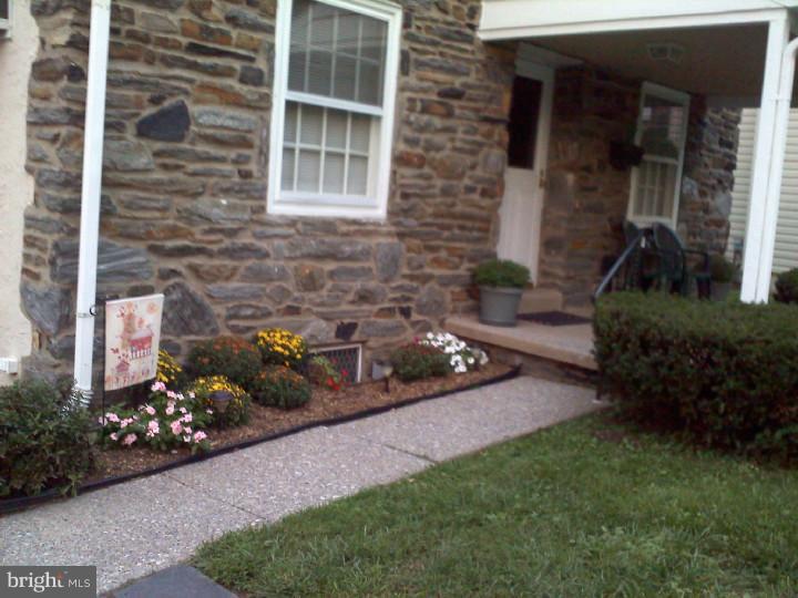 2593 Radcliffe Road Broomall, PA 19008 - Photo 2 of 25 Exterior Front